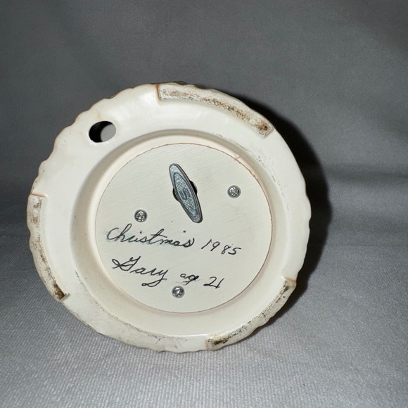 Vintage Musical Figurine‎ Boy with Cello Dog Umbrella Money Sack Christmas 1985 - Picture 6 of 7